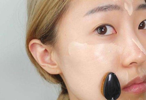 化妆品试色,最实用的3个技巧