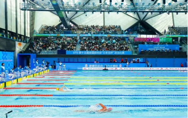 （王老吉是本届全运会游泳比赛独家冠名商）