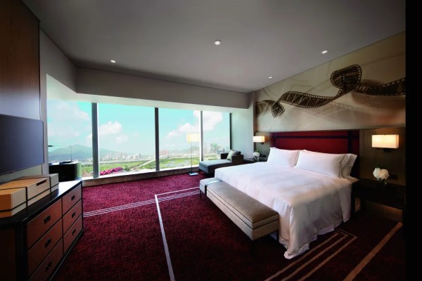 Celebrity_Deluxe_King