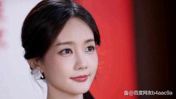 明星团建聚李一桐评论区，藏字句子传真情厚谊