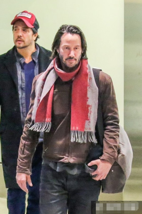 最有信仰的明星,生日蛋糕与街头流浪汉一起分享