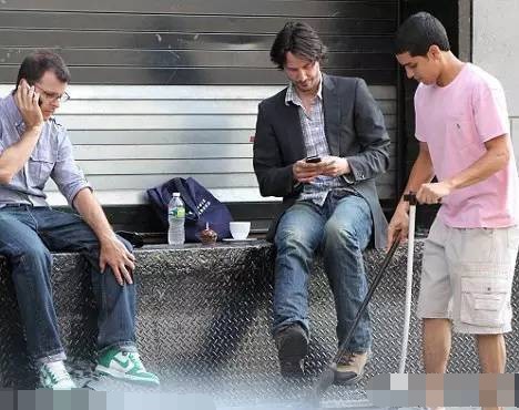 最有信仰的明星，生日蛋糕与街头流浪汉一起<a target=