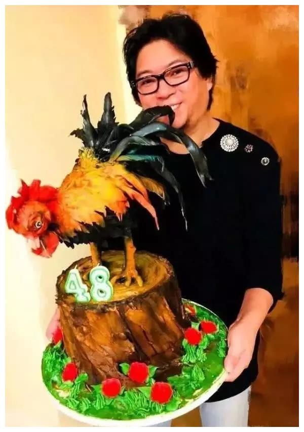 明星“生日蛋糕”长啥样？戚薇重口味，高晓松的社会，他的最费钱