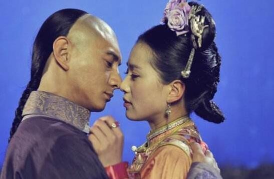 这4对明星因为吻戏拍出真感情，最终成了现实夫妻！