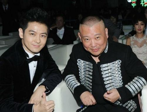 明星也显老，这些明星几乎同岁，相貌如同隔代人