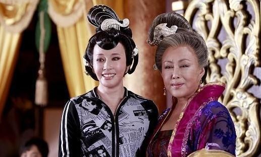 明星也显老，这些明星几乎同岁，相貌如同隔代人