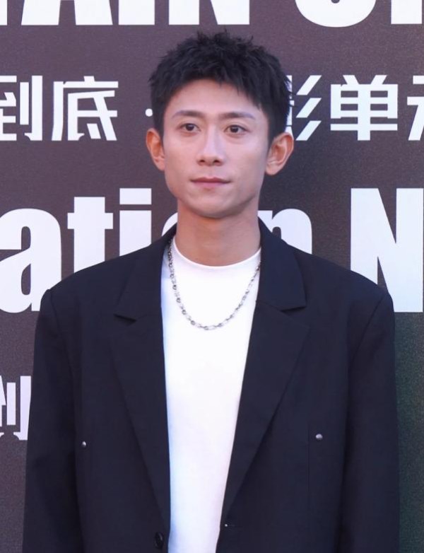 明星红毯造型评；On昂跑成都开业；Le Labo上海开幕；娇韵诗新产品上市