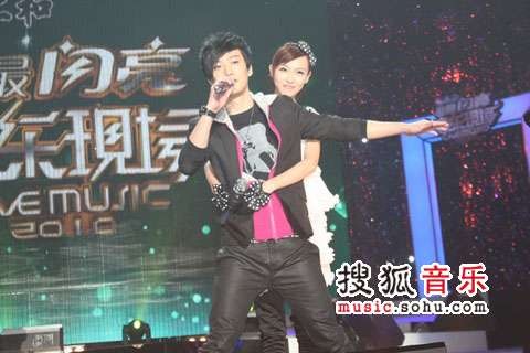 乔任梁、唐嫣演绎泰坦尼克号