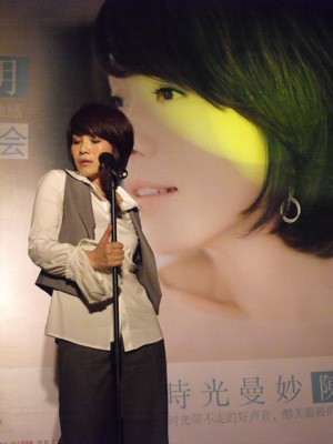 陈明现场献唱《声声慢》.