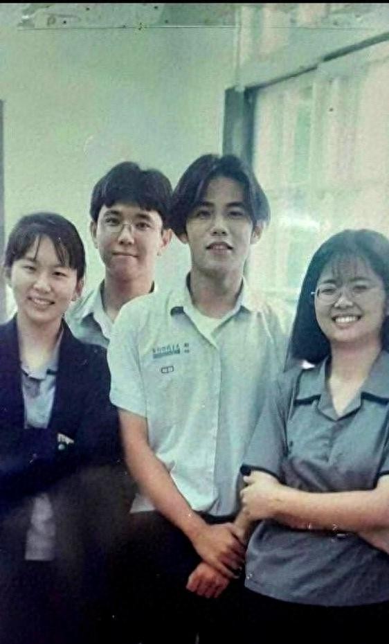 明星成名前的生活与童年趣事都在这些老照片里