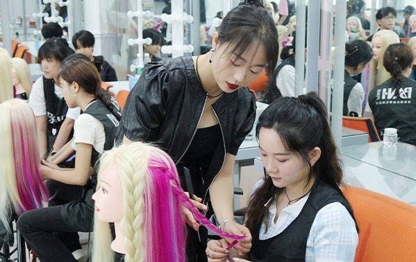 化妆师如何包装自己？5大要点分享