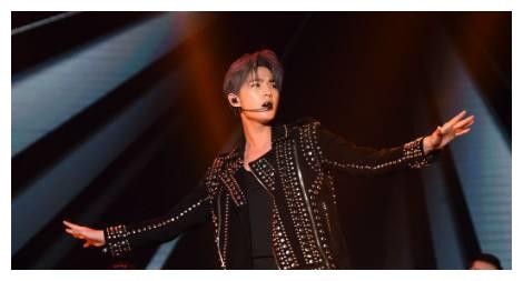 4位人气爆表的男星,张翰第三,杨洋第二,居然都输给了他!