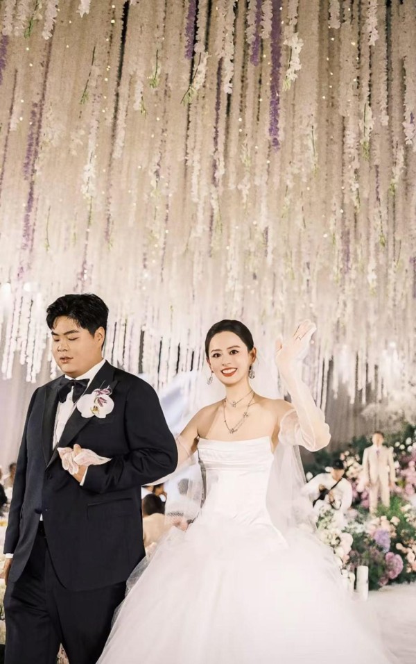 孙坚晒弟弟大婚现场!曝家庭过往太心酸,透露继父离世后他撑起家