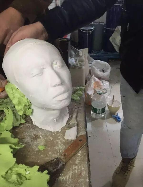 穿越时空的对话：特别的成龙访谈