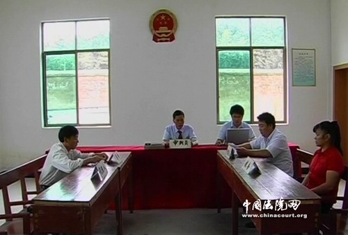 司法为民的乡里法官曾宪明