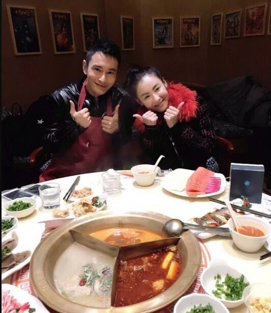明星聚餐也爱吃火锅？郑爽吃相不如替身斯文，胡静1人点3盘肉！