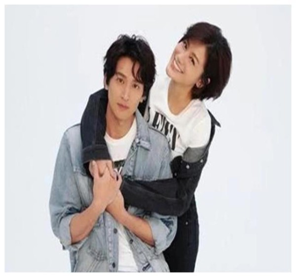 继向佐郭碧婷后，又一对明星官宣结婚，新娘颜值不输郭碧婷！