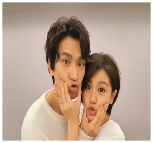 继向佐郭碧婷后，又一对明星官宣结婚，新娘颜值不输郭碧婷！