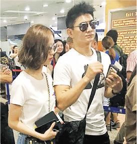 吴奇隆与刘诗诗拍拖赴峇里见证好友结婚。