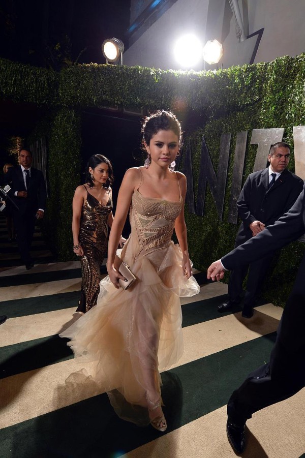 赛琳娜百万婚礼震撼曝光：明星为何痴迷包场奢华婚礼？