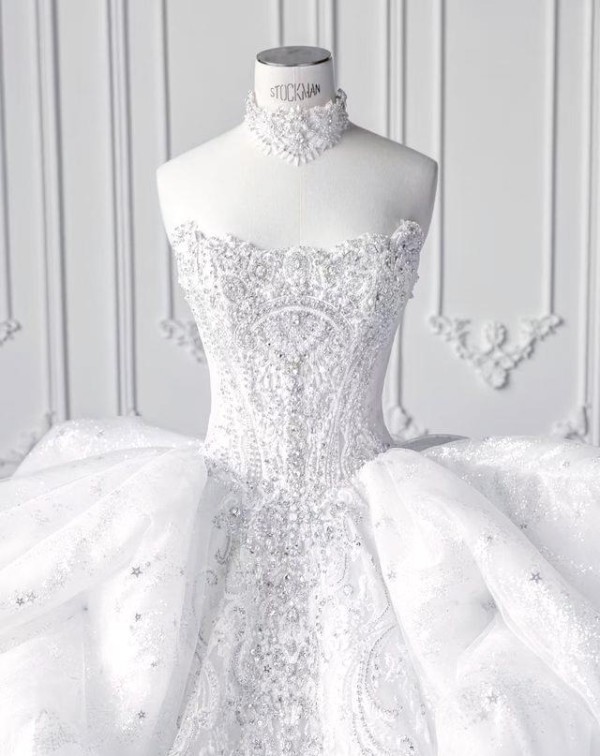 黄子韬徐艺洋婚礼：传统与现代服饰的完美结合