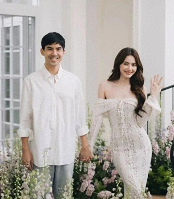 明星婚礼新趋势：现代与传统的多元碰撞