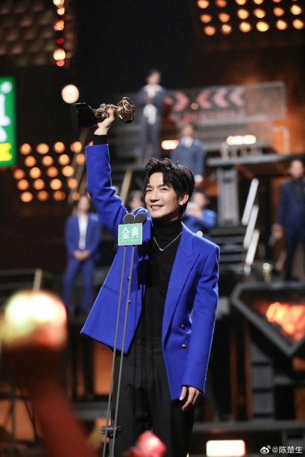 顶流翻红，重新定义偶像