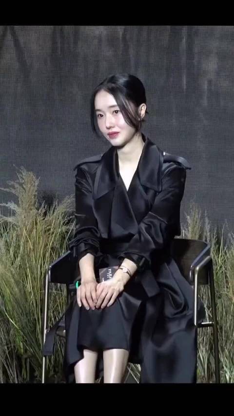 终于看清她长啥样了！前奏一响拾起多少人的回忆