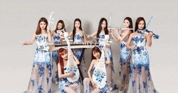 当年爆火的“女子十二乐坊”,放弃中国到日本发展,能如愿了吗?