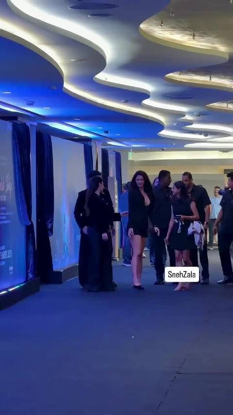 号称印度第一大美女迪莎帕塔尼红毯,这身材颜值怎么样吧