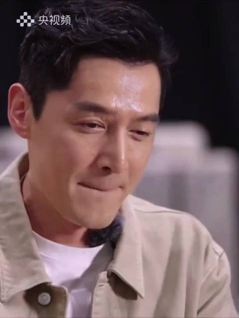 胡歌母亲曾反对其演艺事业与恋情，2019年患癌去世