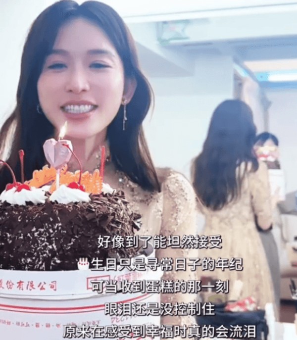 林志玲表示自己已经可以坦然接受年龄的增长。