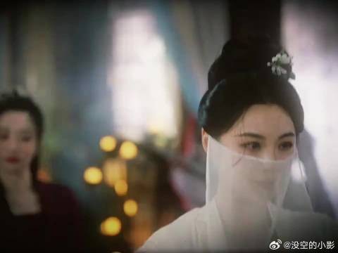 “多年不见,花魁容颜依旧啊”