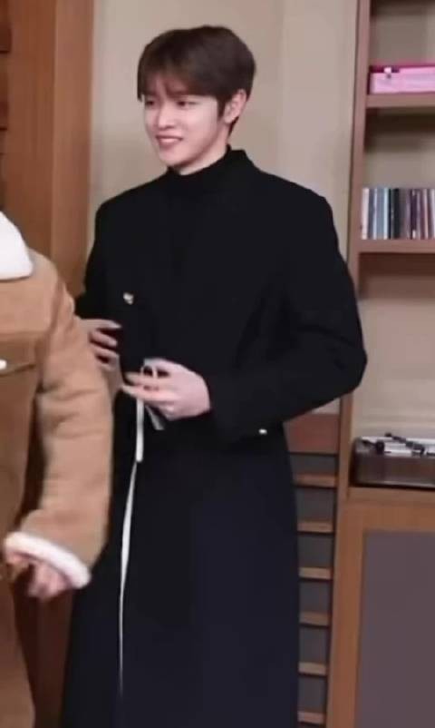 郑成灿下班照更新,25年工作计划公布