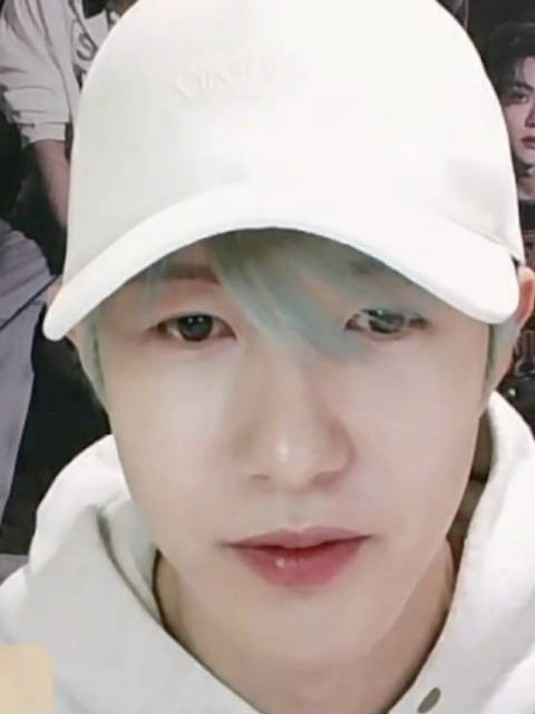 黄仁俊回应粉丝宣传，称喜欢自然被爱