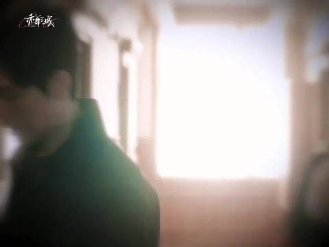 秦岚演绎醉态朦胧感精准刻画角色内心