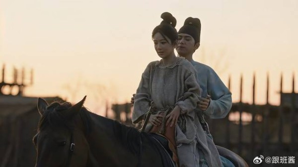 蒋长扬买下何惟芳,让她脱离苦海,骑马带她回长安!