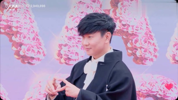 林俊杰AAA红毯,今晚将登台献唱 谁的网络生活又开始了?