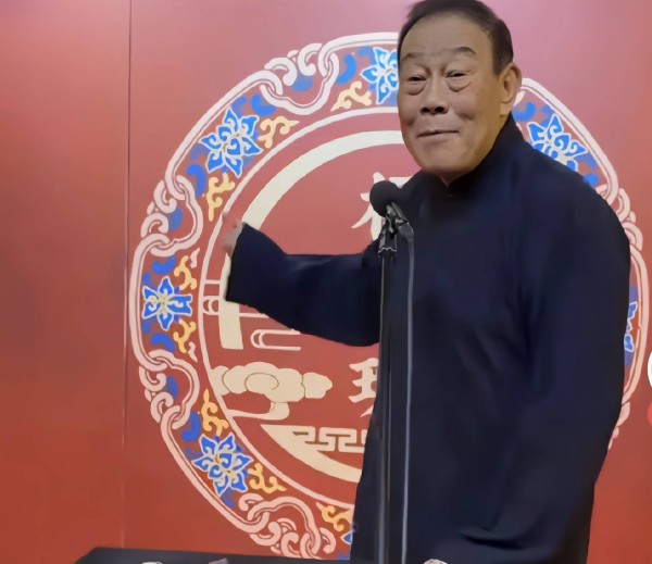 这就是郭德纲的影响力,杨威参加纲丝节后,天津第三家杨家班成立