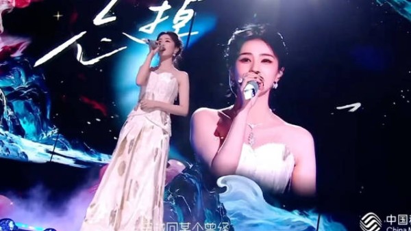 白鹿 真正的荣誉等身，她真的是一步一个脚印，值得一切温柔美好！