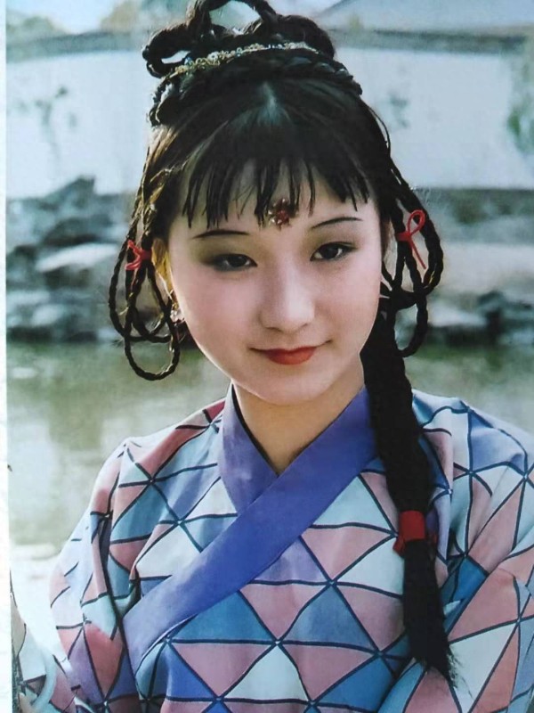 红楼梦:不甘心做丫环的芳官,为何选择出家?