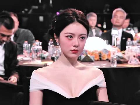 赵今麦你真的很棒,温柔智慧优雅善良,努力踏实低调勇敢,期待你更多作品爱你