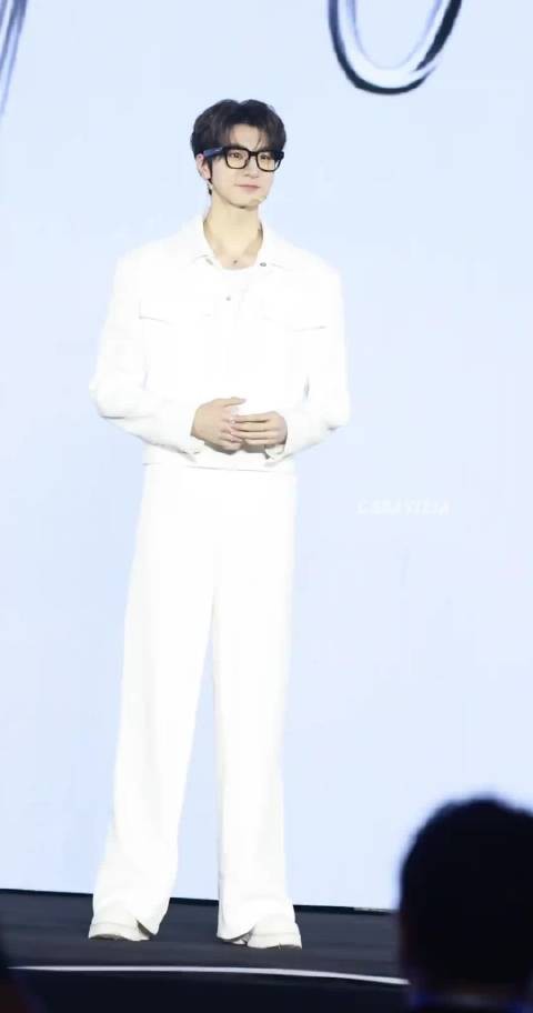 林一不搞笑,那简直太像样了