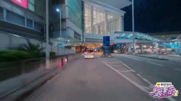 宁静回忆张国荣邀约红磡演唱会未成行，张柏芝感慨哥哥时代舞台荣光