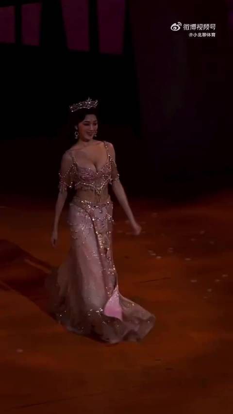 李圣经丨阿拉丁神灯公主 欧尼的身材也太棒了