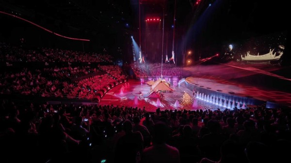 汉秀剧场十一载，户外盛宴启幕，广场开演，全民共赏！