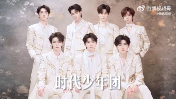 用男帅女美打开一起奔赴这场跨越时间的约定！