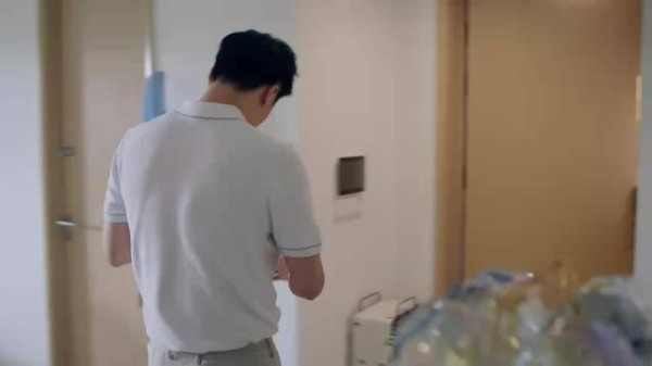 妻子找丈夫谈离婚，看到他家这幕惊了，竟连孩子都有了