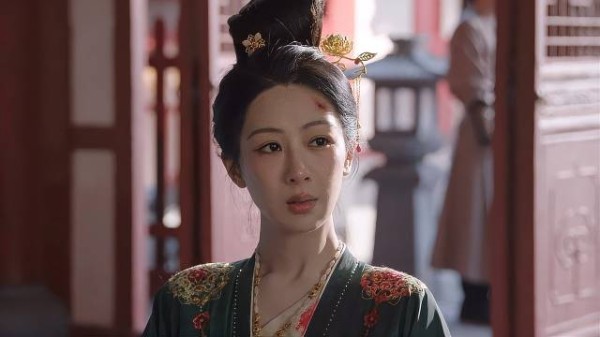 狗官不辨是非,还想打何惟芳板子,不料被蒋长扬教做人