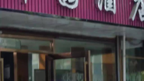 三十而已:许幻山赶走林有有,怎料一看美人落泪,却又心软